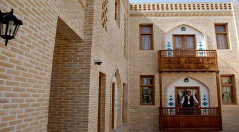 ورودی هتل پارتیکان اصفهان