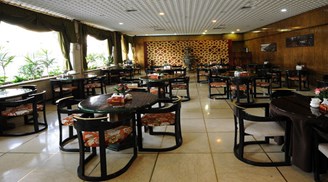 نمای رستوران هتل هویزه تهران