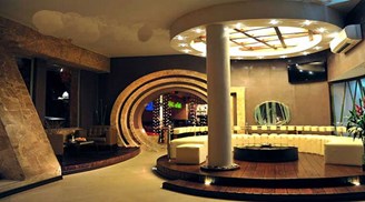 نمای داخلی لابی هتل ملک چالوس
