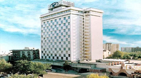 نمای هتل هما تهران