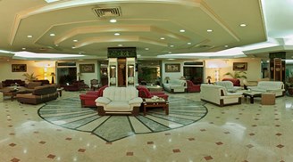 نمای هتل قصرالضیافه مشهد