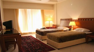اتاق دو تخته تویین هتل بزرگ زنجان