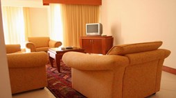 مبلمان اتاق های هتل بزرگ زنجان