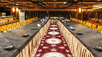 اتاق جلسات هتل دلوار بوشهر