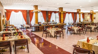 نمای رستوران هتل انقلاب تهران