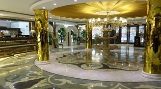 نمای لابی هتل زمرد مشهد