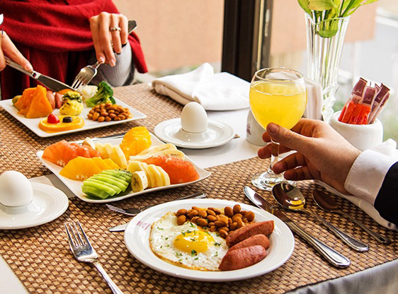 بوفه صبحانه هتل اسپیناس پالاس