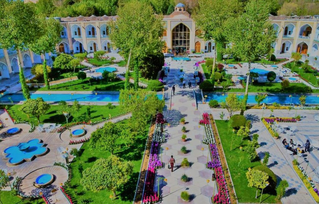 اطلاعات کامل برای رزرو زیباترین هتل خاورمیانه را از دست ندهید